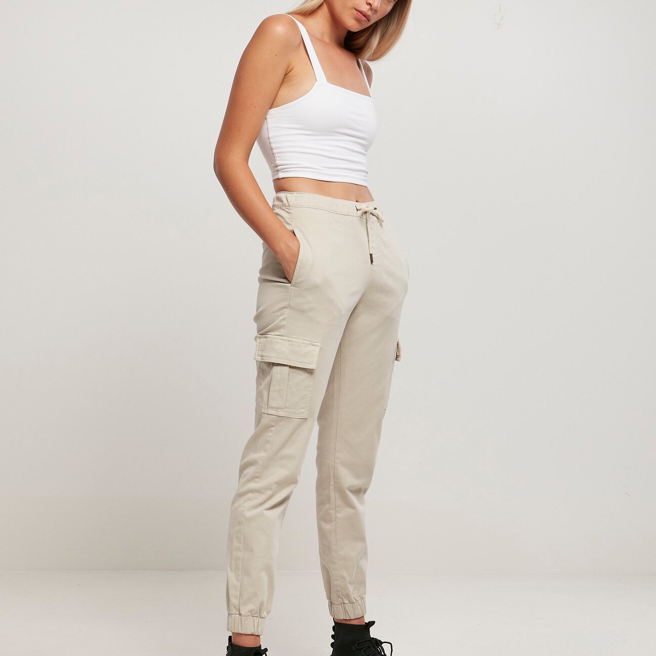 Urban Classics Ladies - High Waist Cargo Sweatpants beige