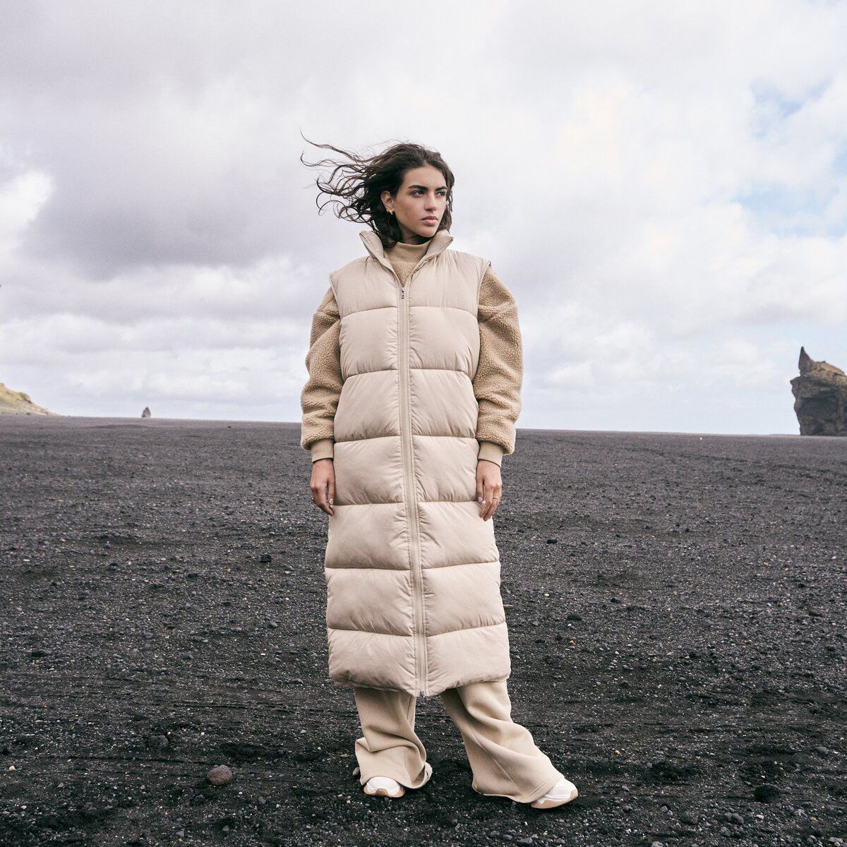 Urban Classics Ladies - PUFFER Long Vest sand