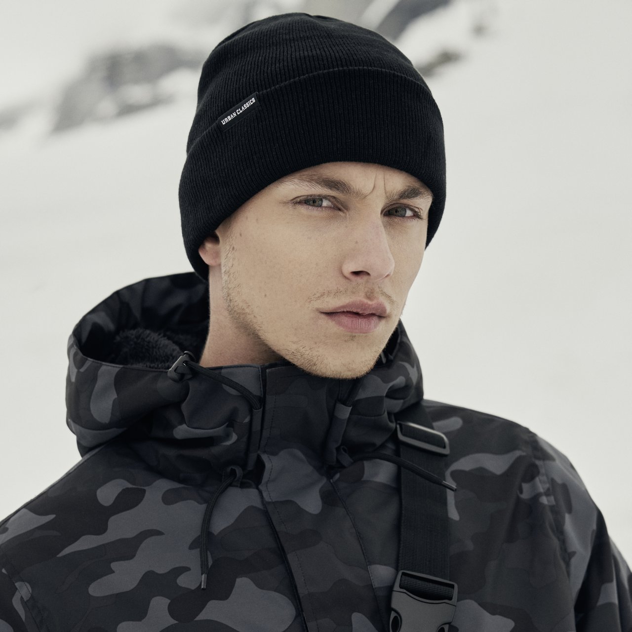 Urban Classics - BASIC FLAP BEANIE noir