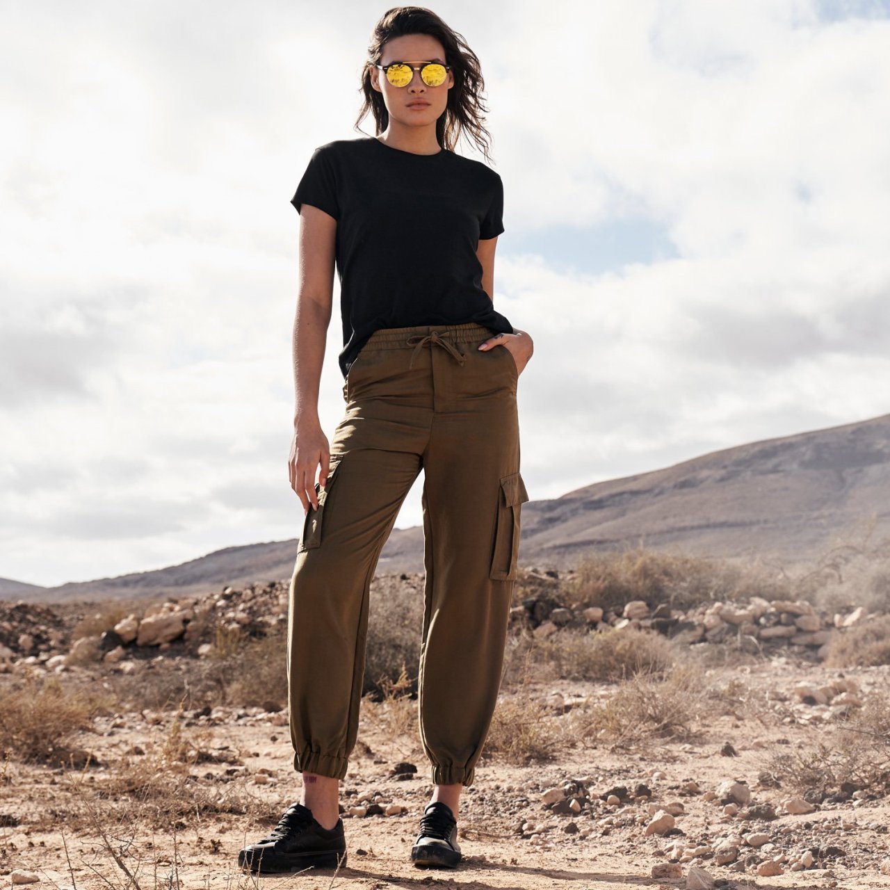 Urban Classics Ladies - CARGO Loose-Fit Sweatpants olive