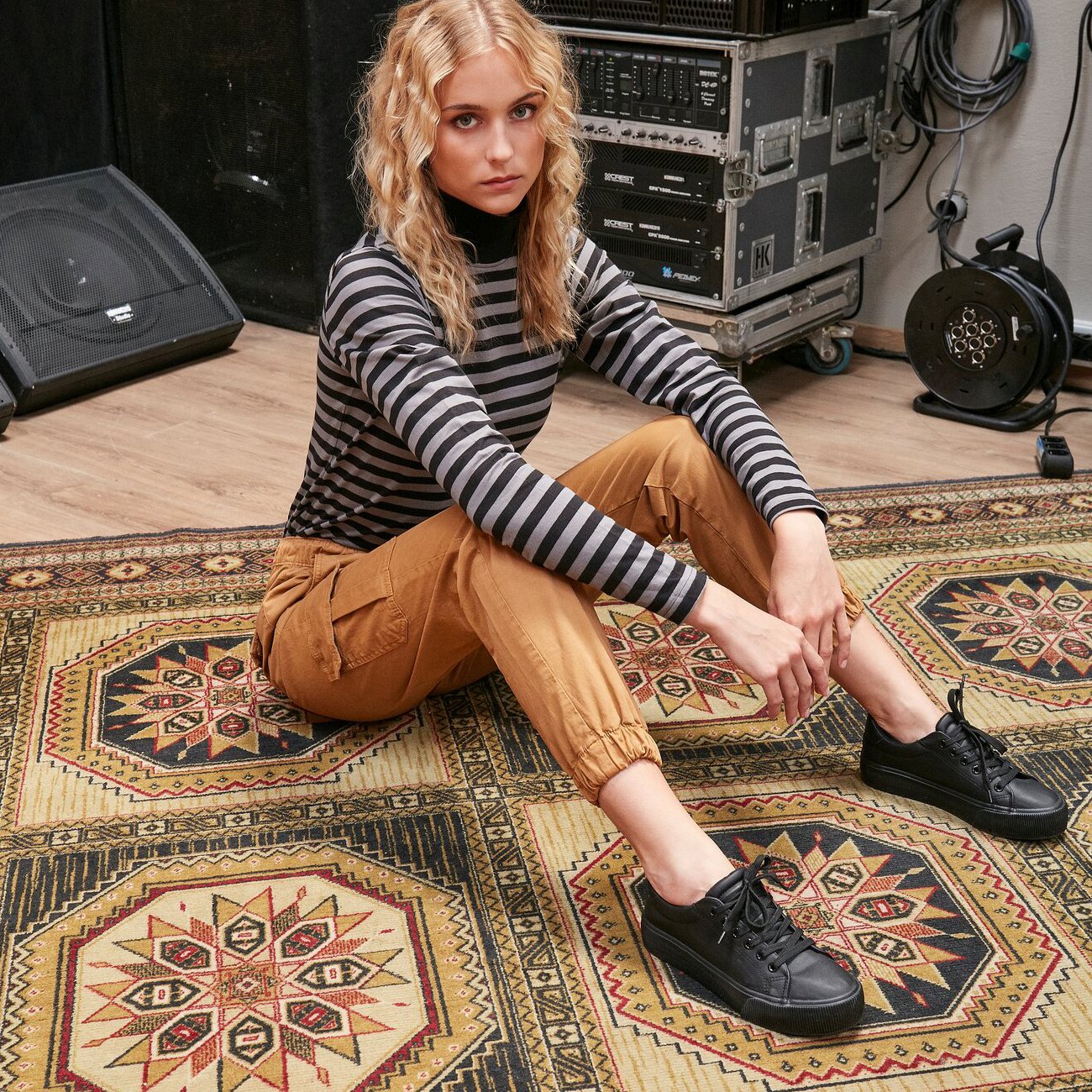 Urban Classics Ladies - High Waist Cargo Pants toffee