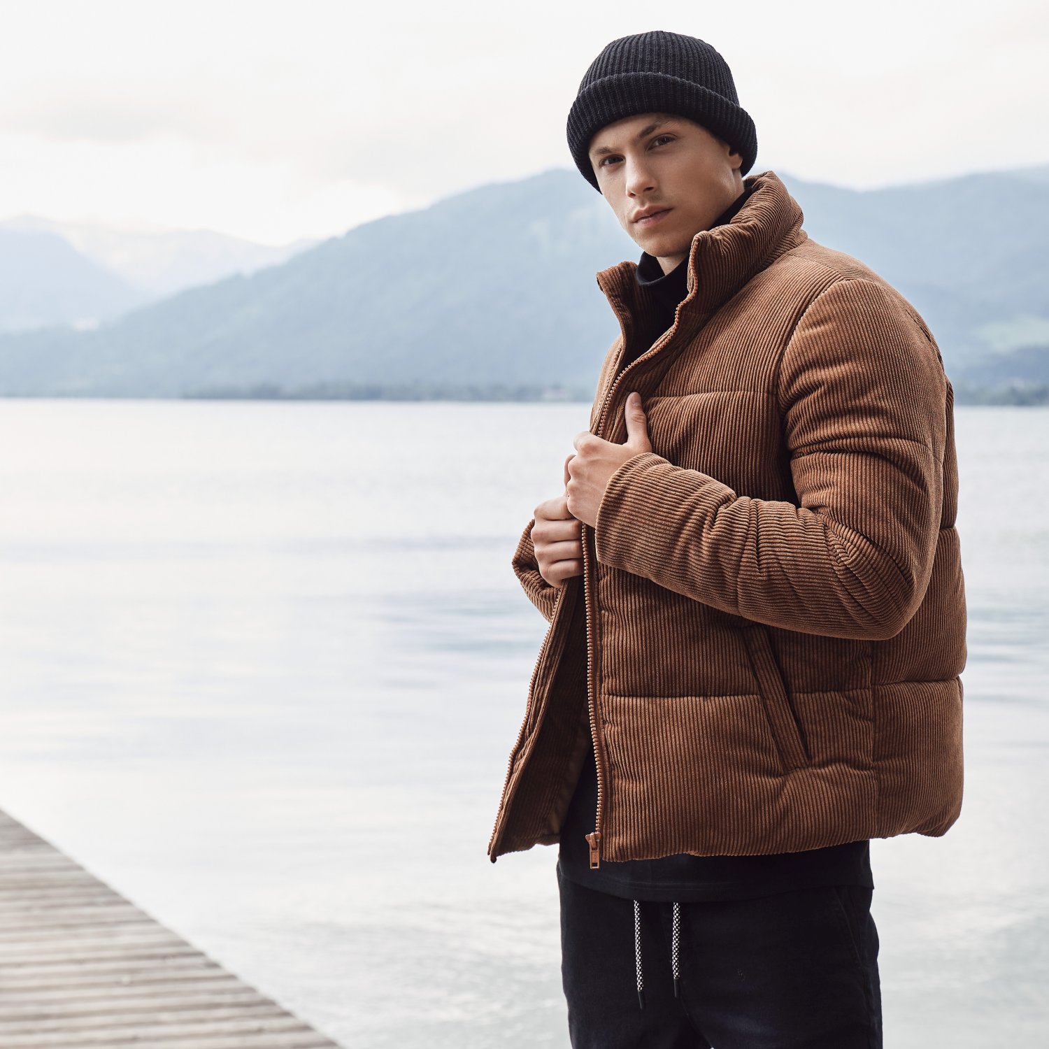 Urban Classics - BOXY PUFFER Corduroy Winter Jacket brown