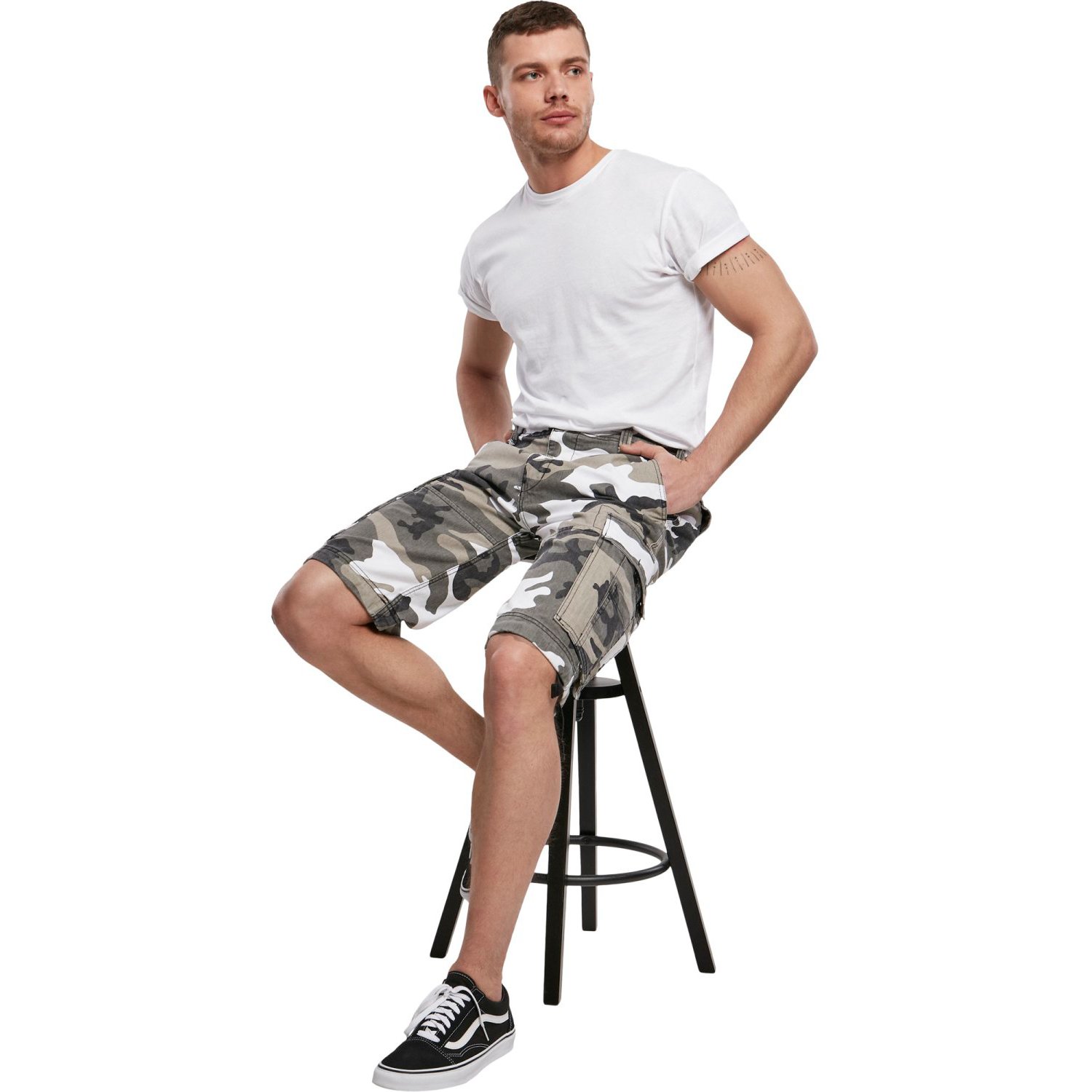 Brandit VINTAGE Outdoor Cargo Army Shorts snow camo